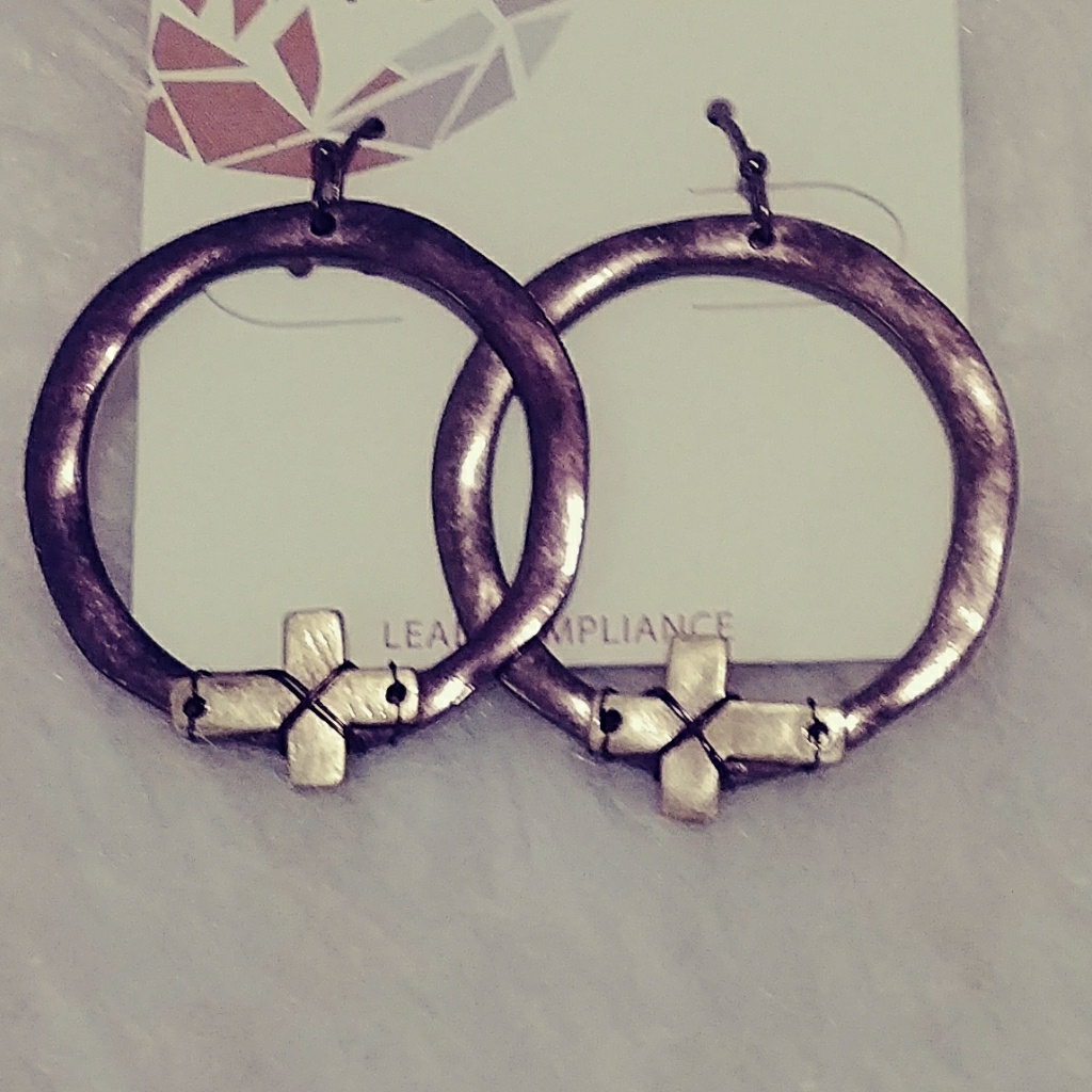 Bronze Hammered Hoops With Wire Cross 15$
